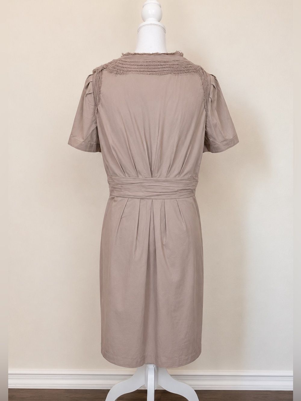 BCBGeneration Taupe Puff Sleeve Dress. Size 12 - Picture 2 of 8